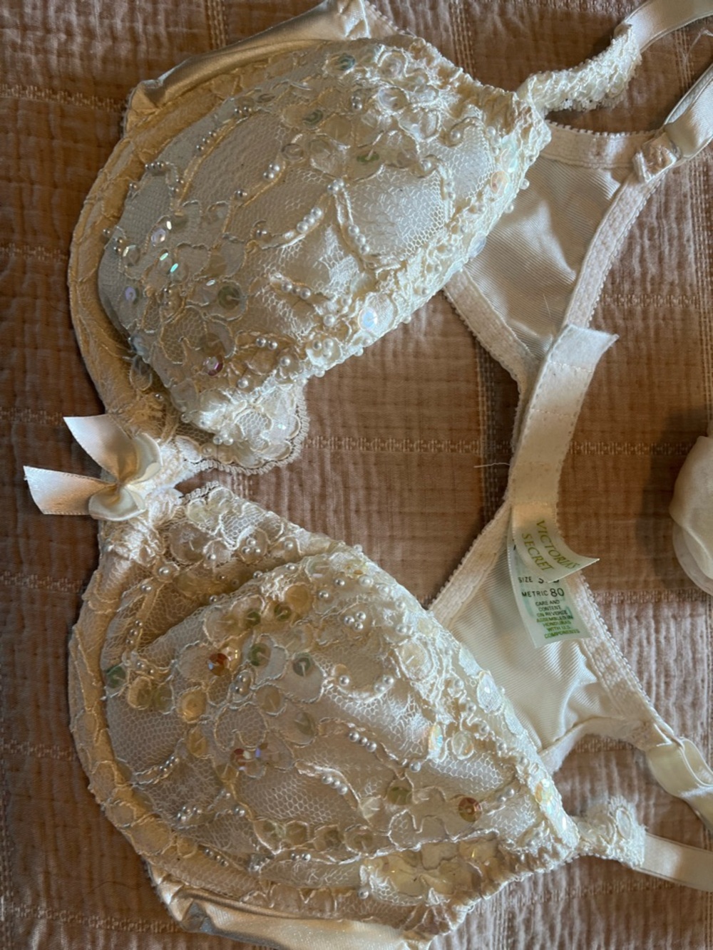 Victoria's Secret Cream Lace Sequin 36 B Bra &  L Thong Set - Picture 2 of 7